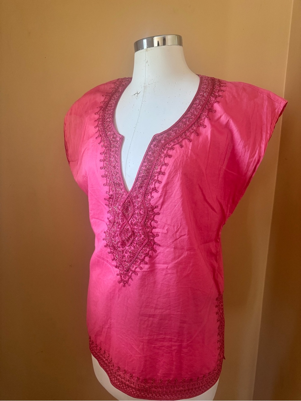 Y2K New York & company embroided hot Pink 100% cotton blouse